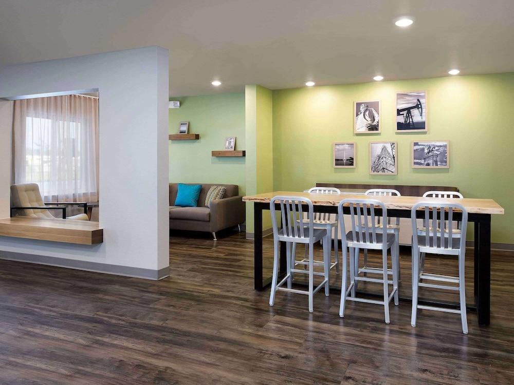 Suburban Studios Watford City Ngoại thất bức ảnh