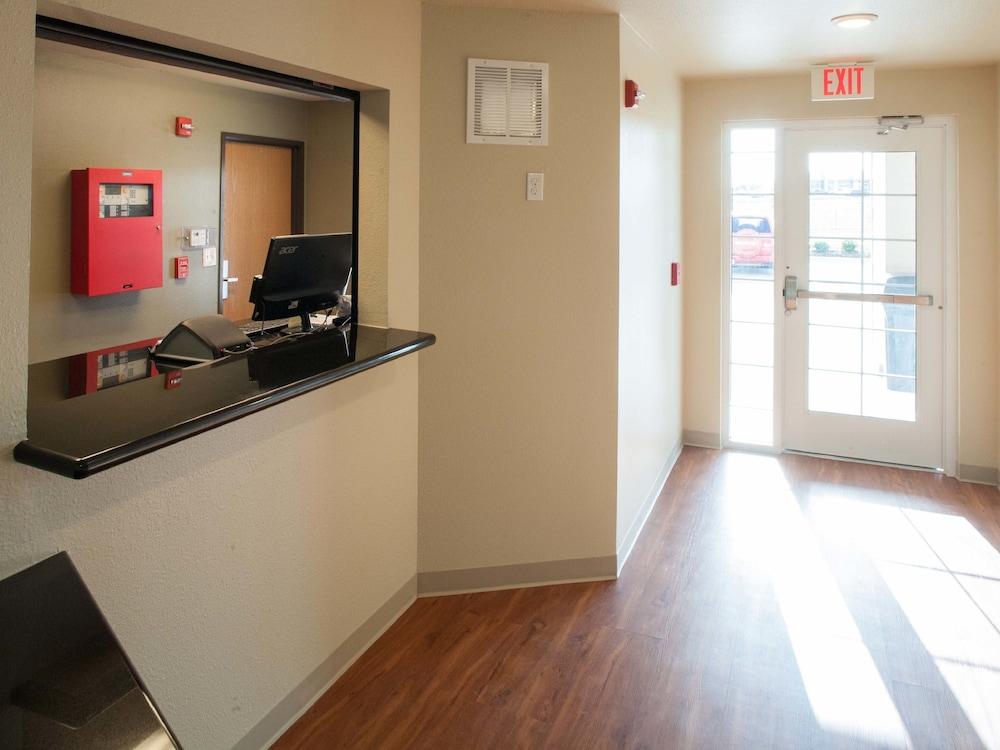 Suburban Studios Watford City Ngoại thất bức ảnh