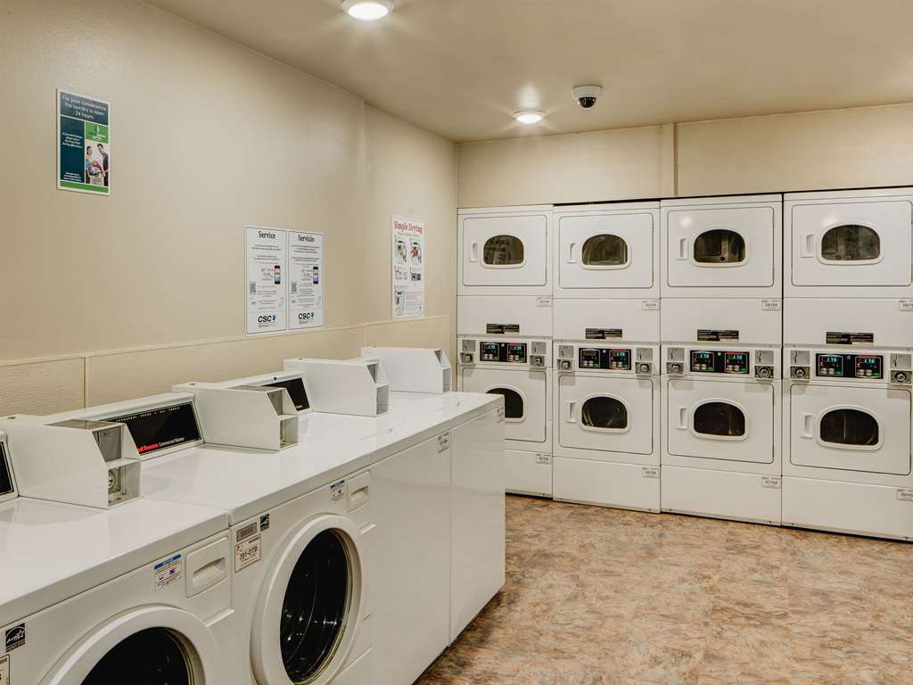 Suburban Studios Watford City Tiện nghi bức ảnh